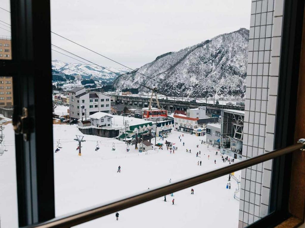 Yuzawa Toei Hotel Bagian luar foto